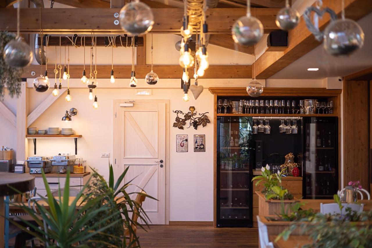 Hotel Mclimon Nový Jičín Extérieur photo