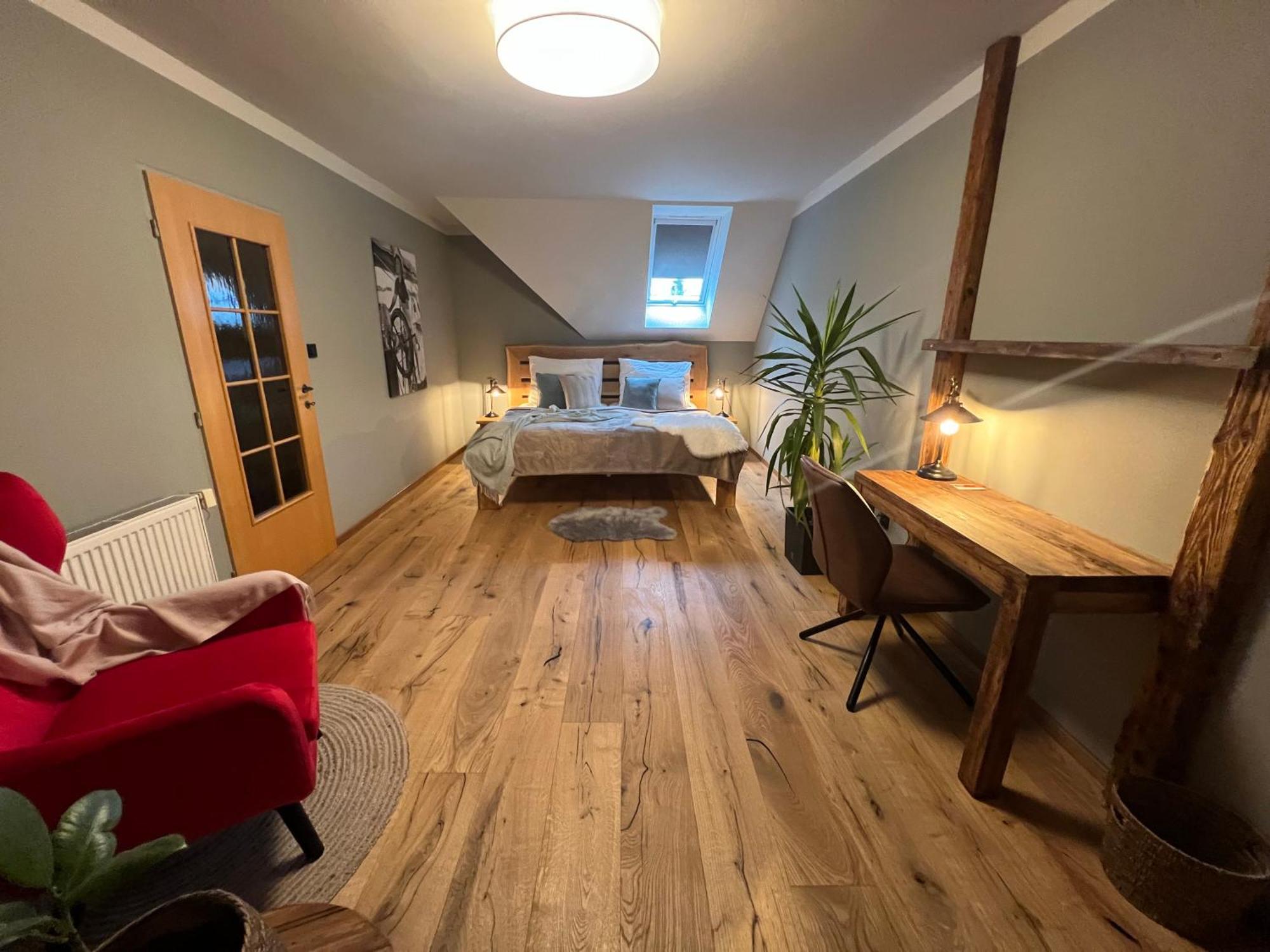 Hotel Mclimon Nový Jičín Extérieur photo